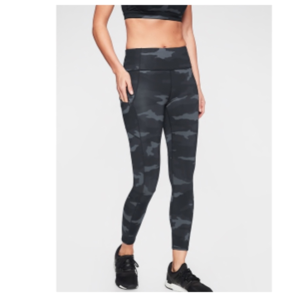 Athleta Camo Contender 7/8 Tight Small NWT